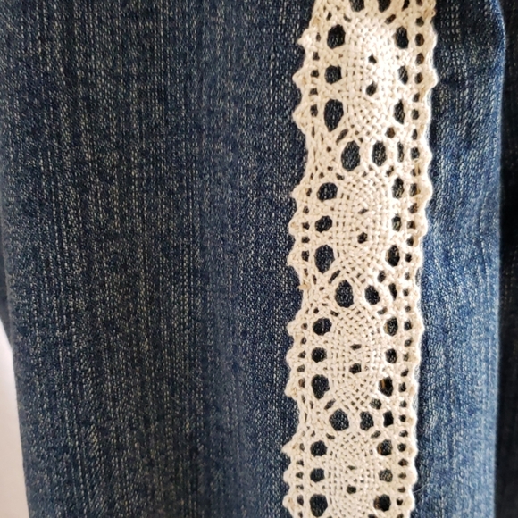 Faux sherpa trimmed denim jacket w/ hood size M - Picture 7 of 8